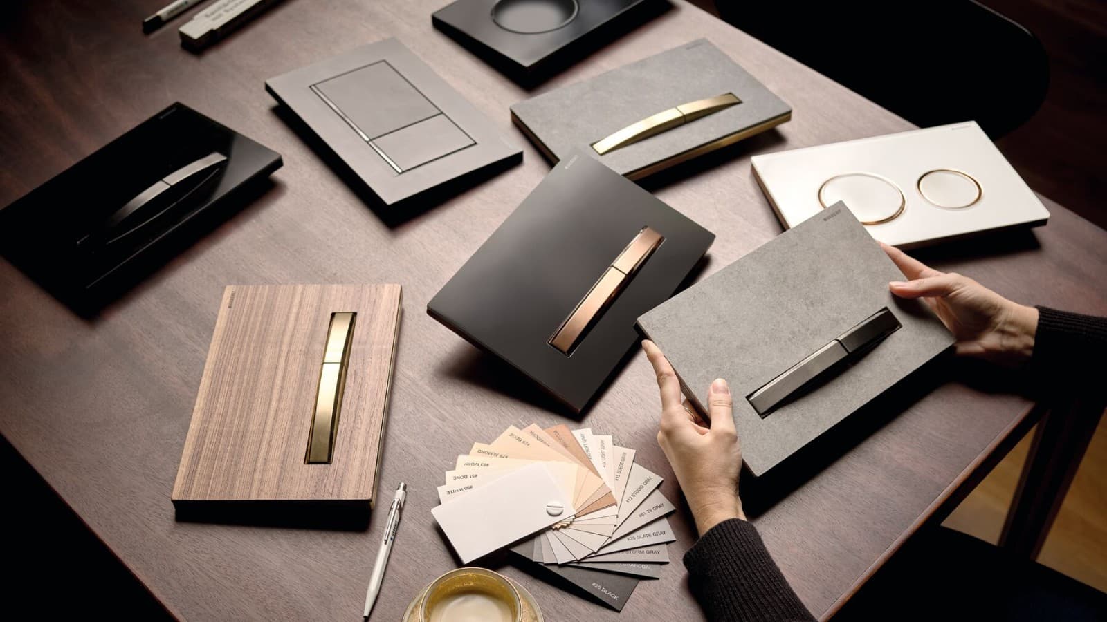 Izbor različitih tipki za ispiranje Izbor različitih tipki za ispiranje