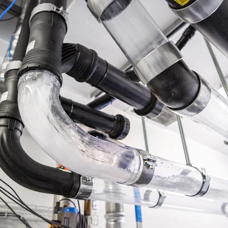 Odvodni toranj Geberit u gradu Jona, u Švajcarskoj Odvodni toranj Geberit u gradu Jona, u Švajcarskoj