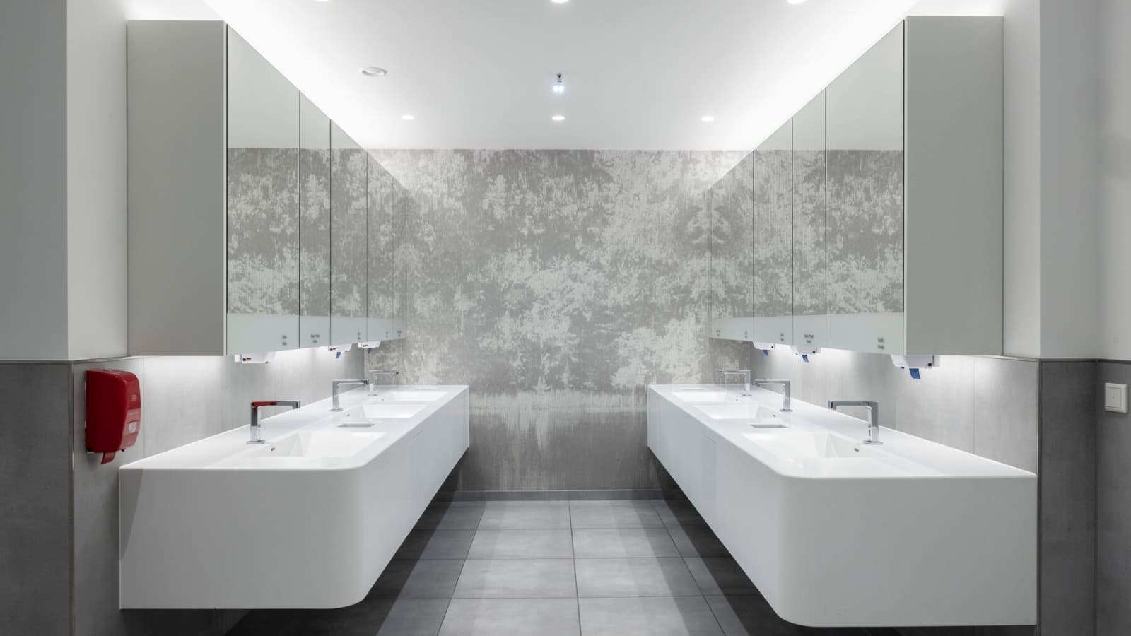 Direktno napajanje za kontrolu Geberit Brenta armature se napaja GEBUS kablom preko Geberit gatewaya. Direktno napajanje za kontrolu Geberit Brenta armature se napaja GEBUS kablom preko Geberit gatewaya.