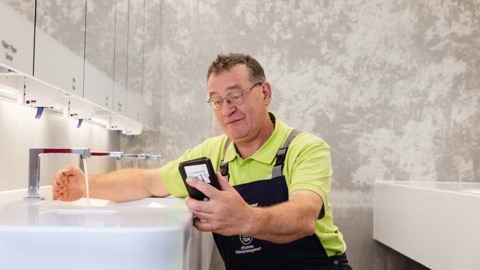 Direktno upravljanje armaturom za umivaonik preko Bluetooth-a Direktno upravljanje armaturom za umivaonik preko Bluetooth-a