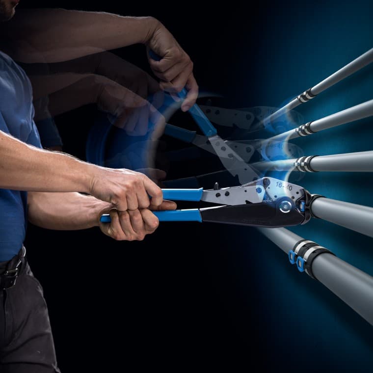 FlowFit zahteva samo 2 čeljusti za stiskanje za sve dimenzije cevi FlowFit zahteva samo 2 čeljusti za stiskanje za sve dimenzije cevi