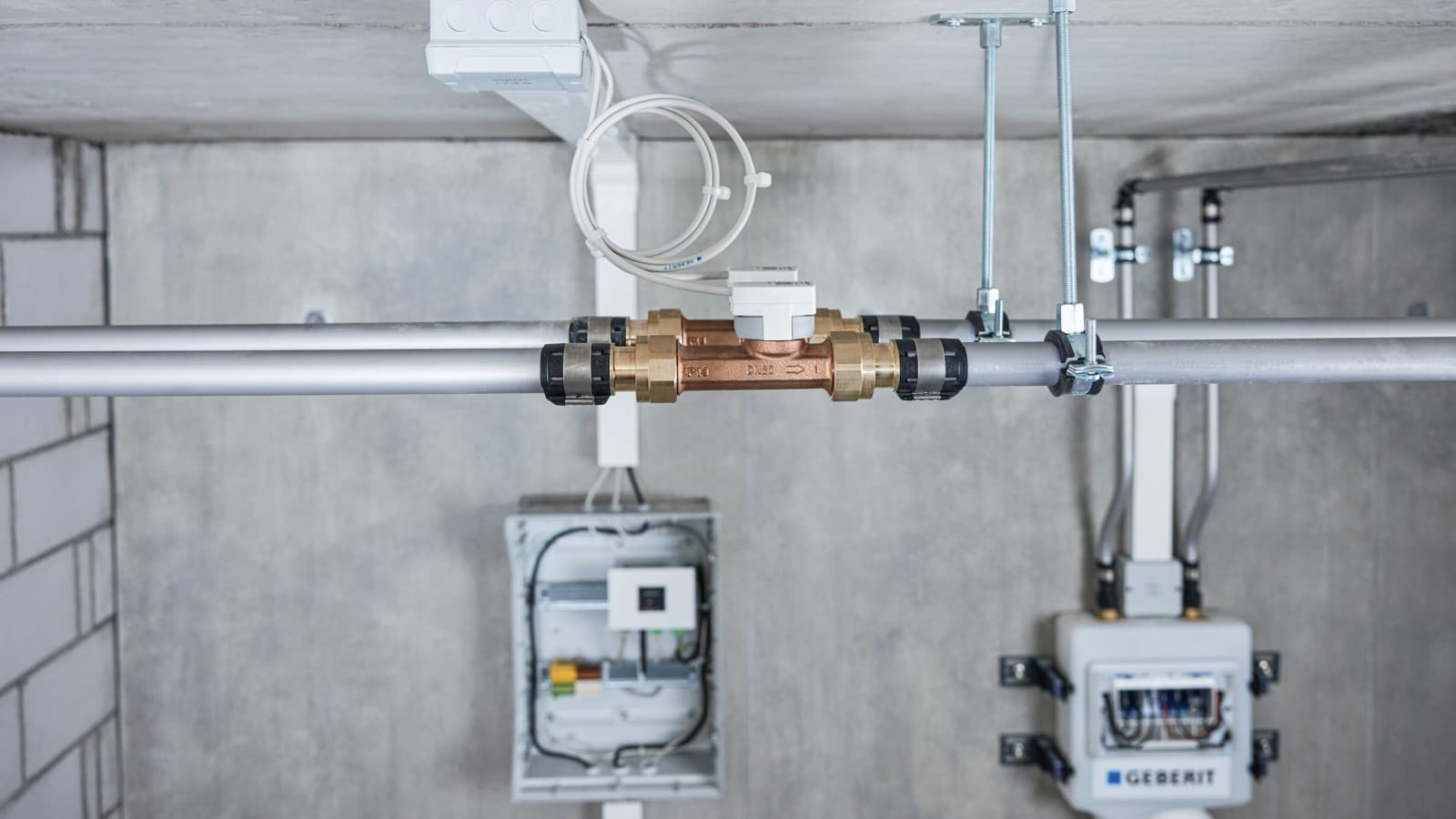 Geberit senzori za GEBUS su povezani direktno na Gateway Geberit senzori za GEBUS su povezani direktno na Gateway